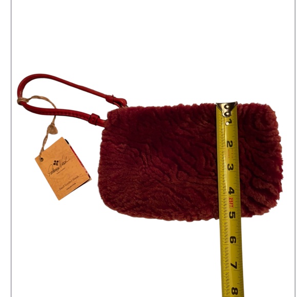 NWT Patricia Nash Piedmont Sherpa Wristlet - Picture 6 of 7